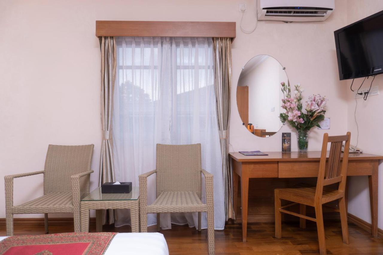 Hotel Sidney Yangon Luaran gambar