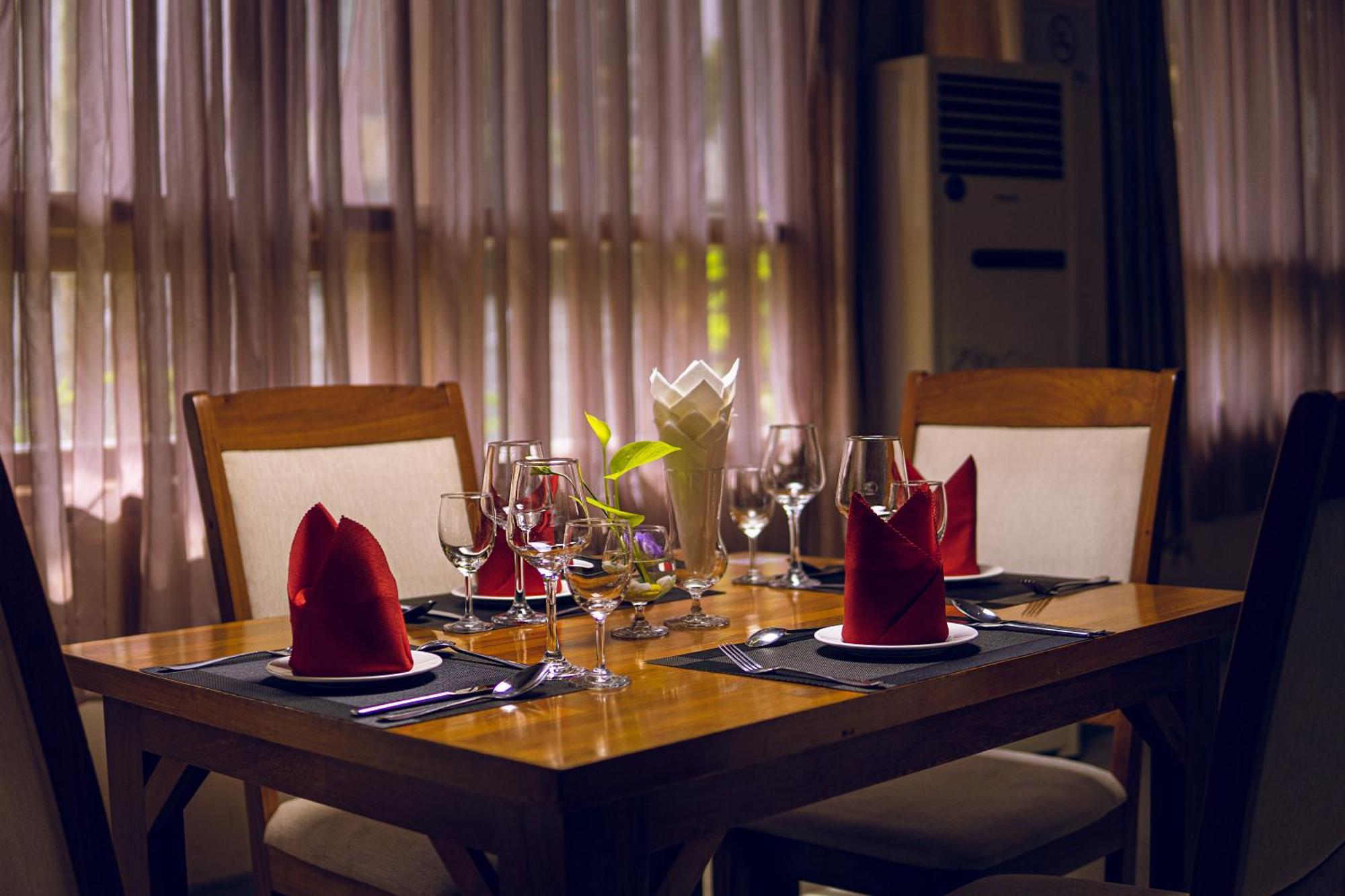 Hotel Sidney Yangon Luaran gambar