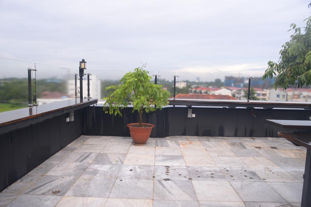 Hotel Sidney Yangon Luaran gambar